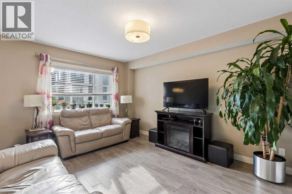 712 Redstone View NE - 11