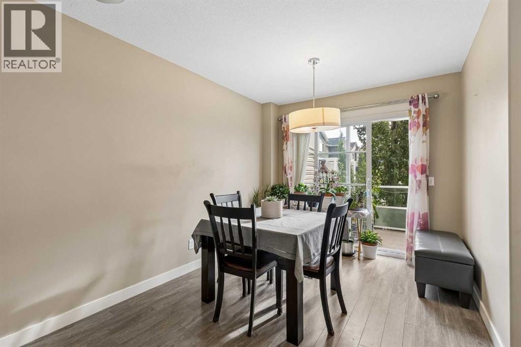 712 Redstone View NE - 15