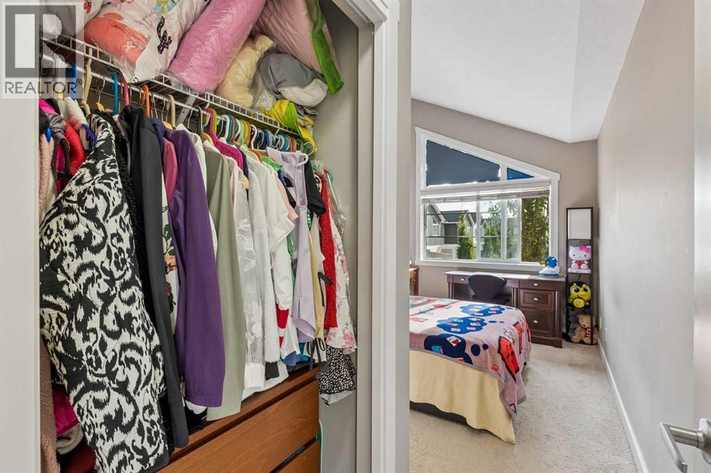 712 Redstone View NE - 23