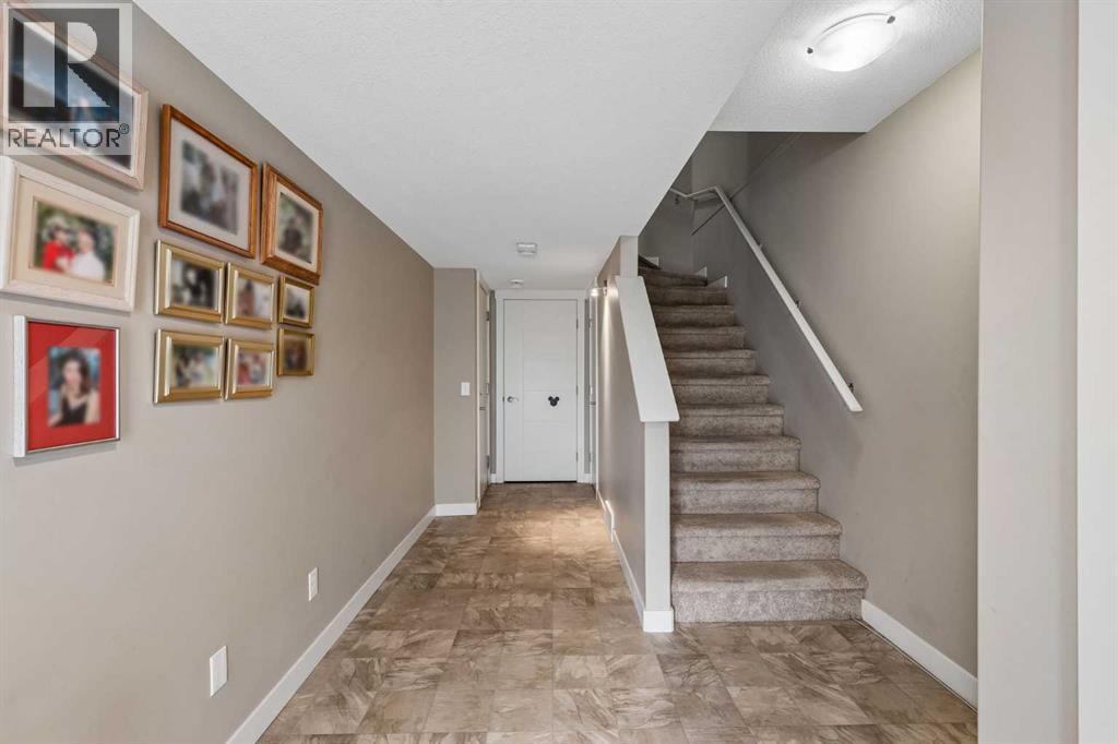 712 Redstone View NE - 4