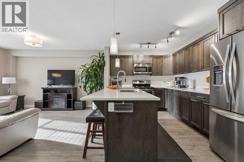 712 Redstone View NE - 5