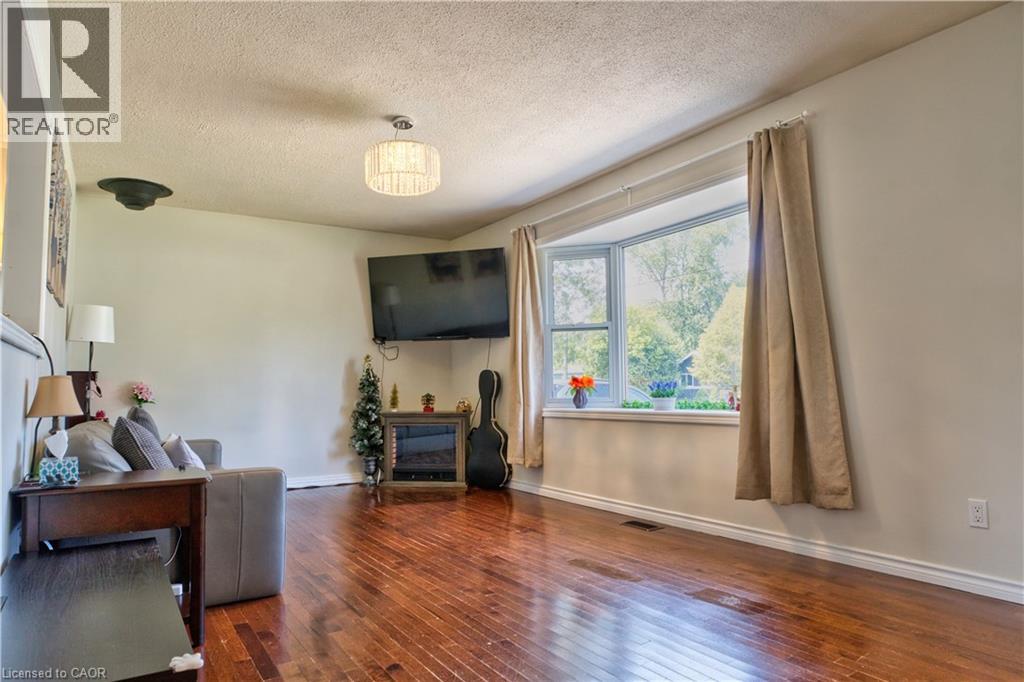 365 ADELINE Drive - 4