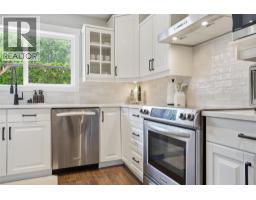 Kitchen - 1867 Juniper Drive, Merritt, BC V1K1J4 Photo 14