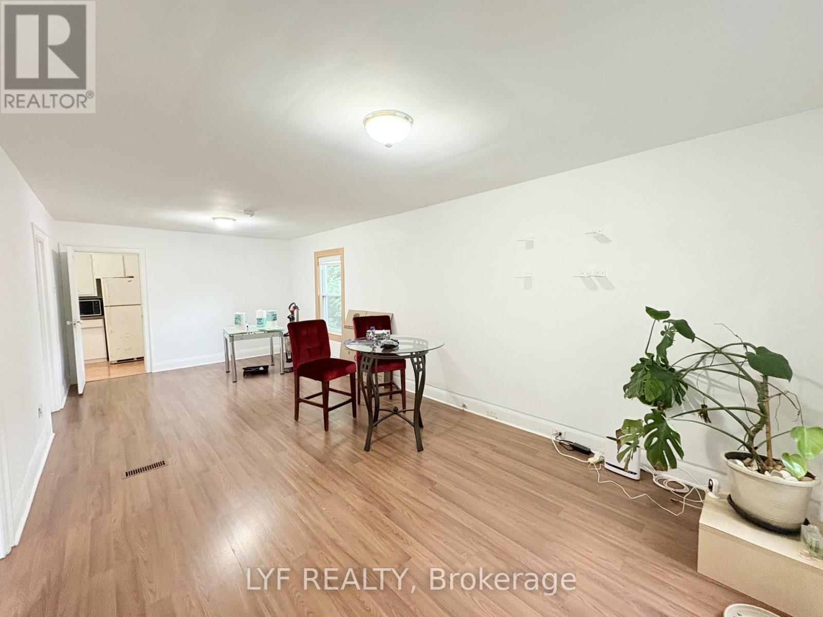 #RM 1 173 Maple Avenue, Richmond Hill (Harding), Ontario, L4C2J1, Richmond Hill (Harding), Ontario — photo 3 of 5