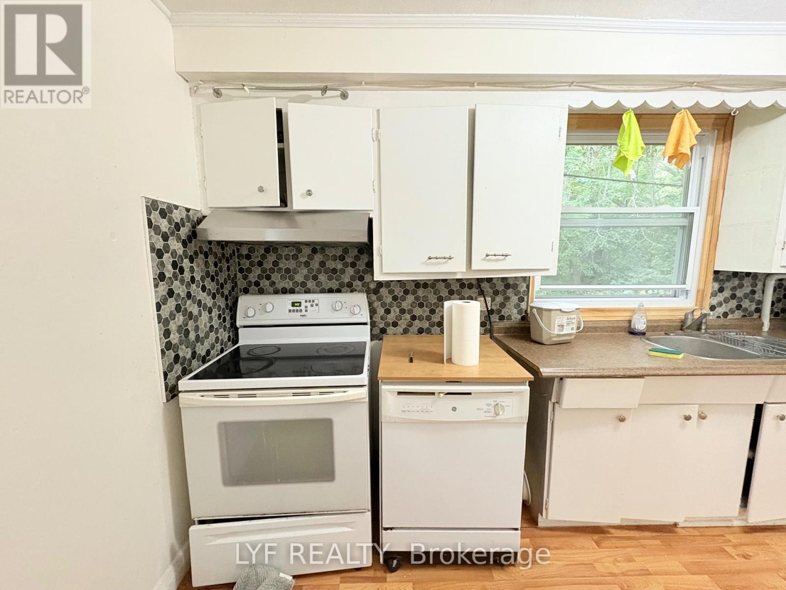 RM 1 - 173 MAPLE AVENUE, Richmond Hill (Harding) — photo 9
