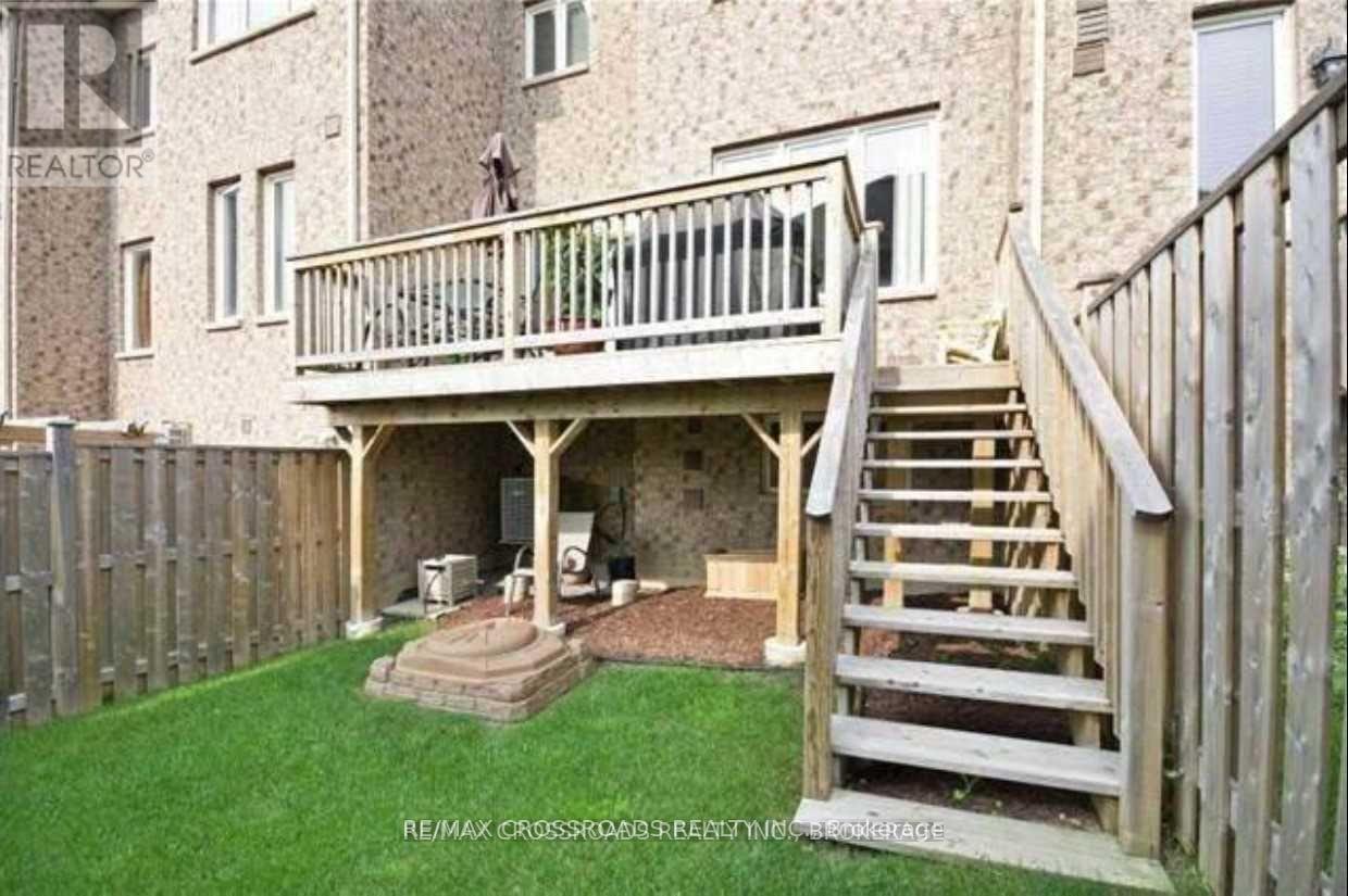 95 THATCHER CRESCENT - 14