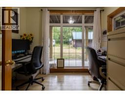 4453 Passmore Upper Road, Passmore, BC V0G2J0 Photo 13