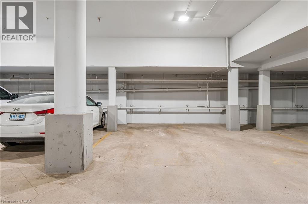 #213 276 W KING Street W - Image 43
