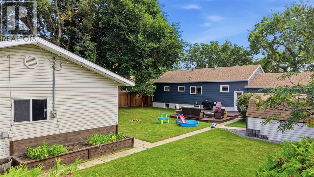 5526 49 Avenue - 35