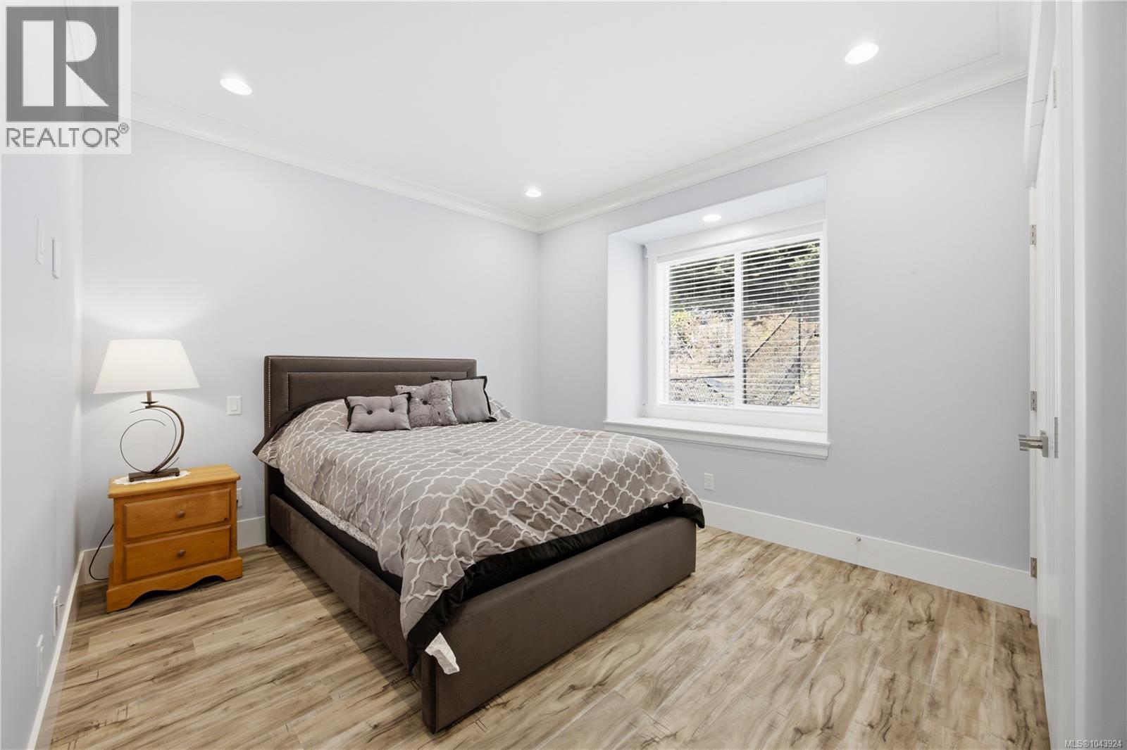 4826 Vista View Cres - Image 38