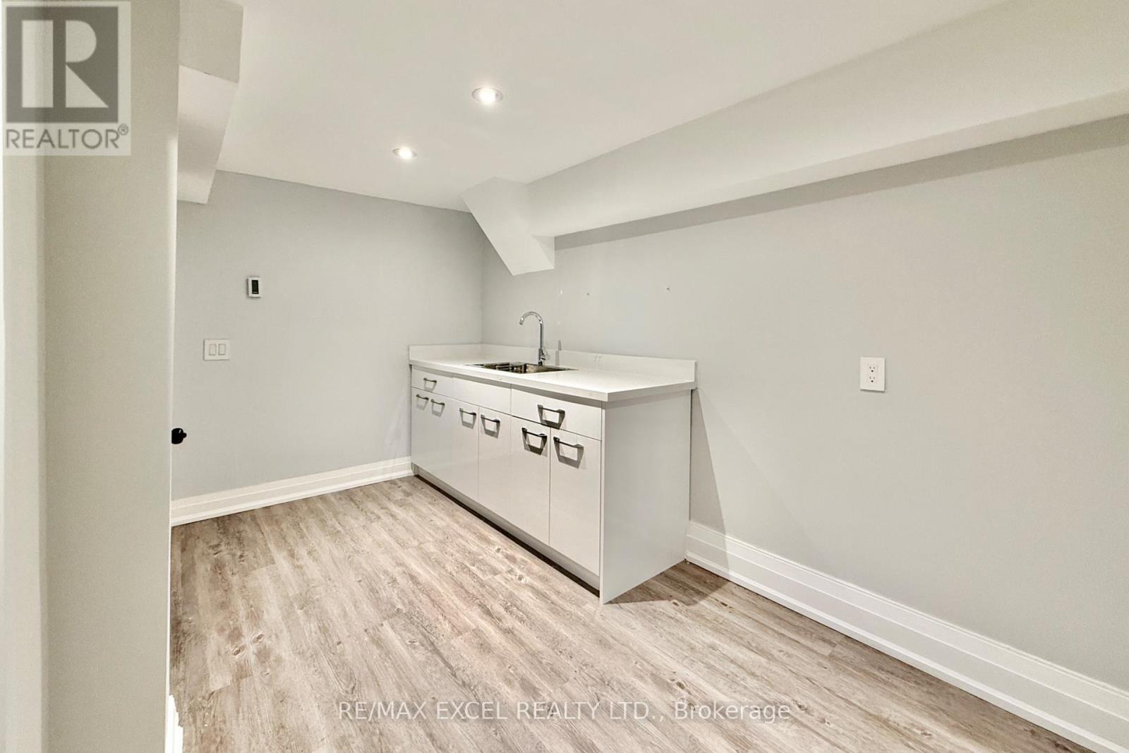 19 BLYTH STREET - Image 40