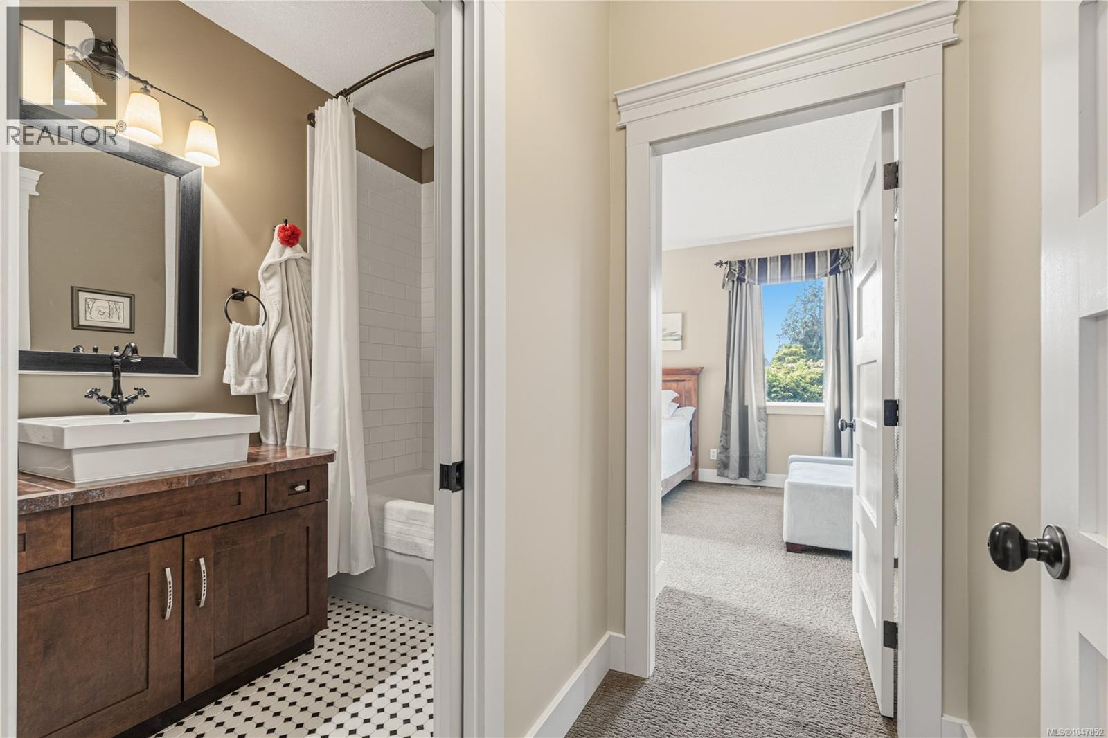 1618 Admiral Tryon Blvd - 32