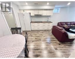 18 Fountain Court, Richmond Hill, ON L4S2K4 Photo 6