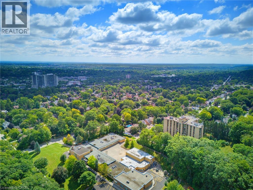 74 HIGHLAND Crescent - 49