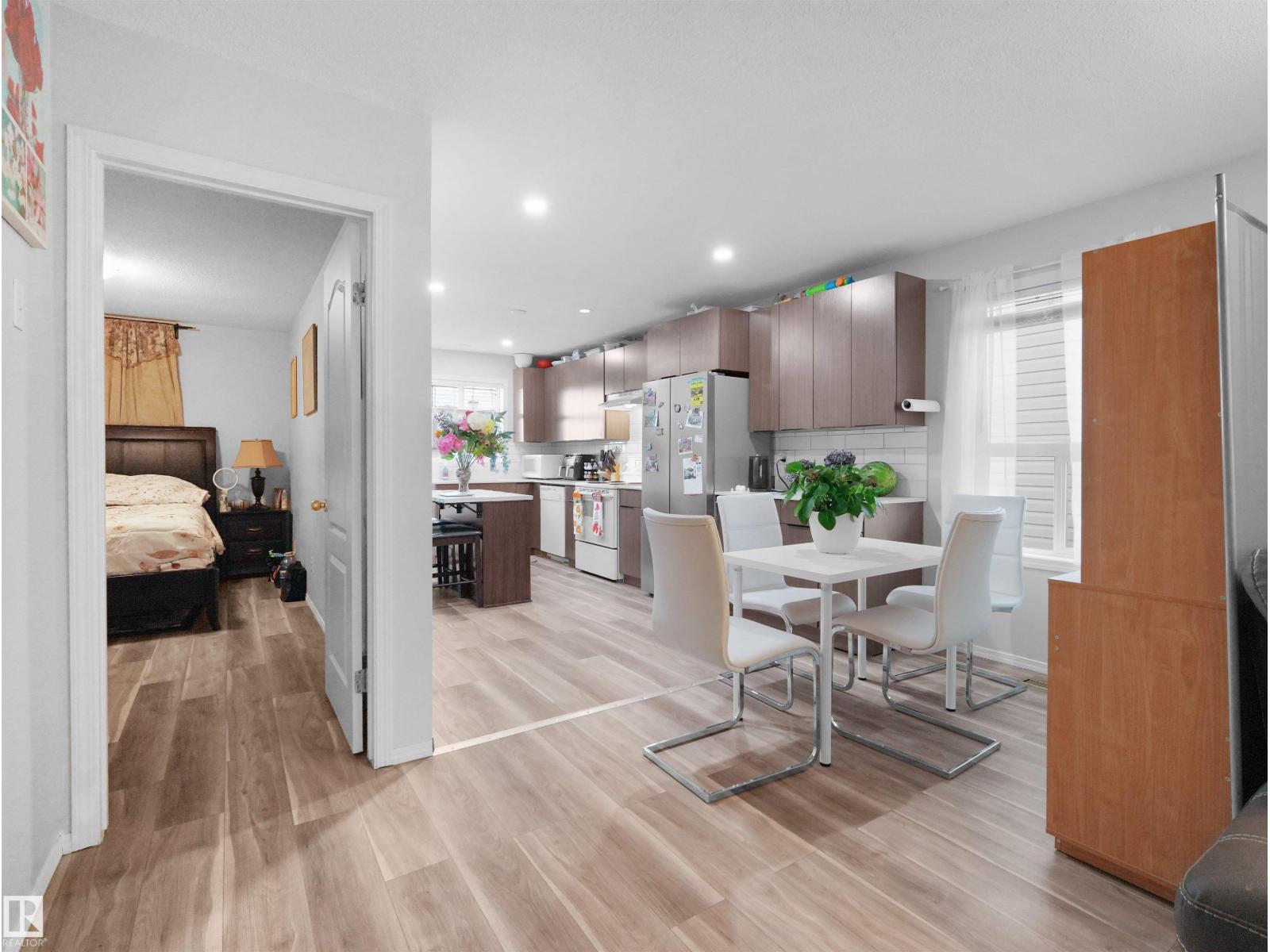 15511 45 ST NW - 17