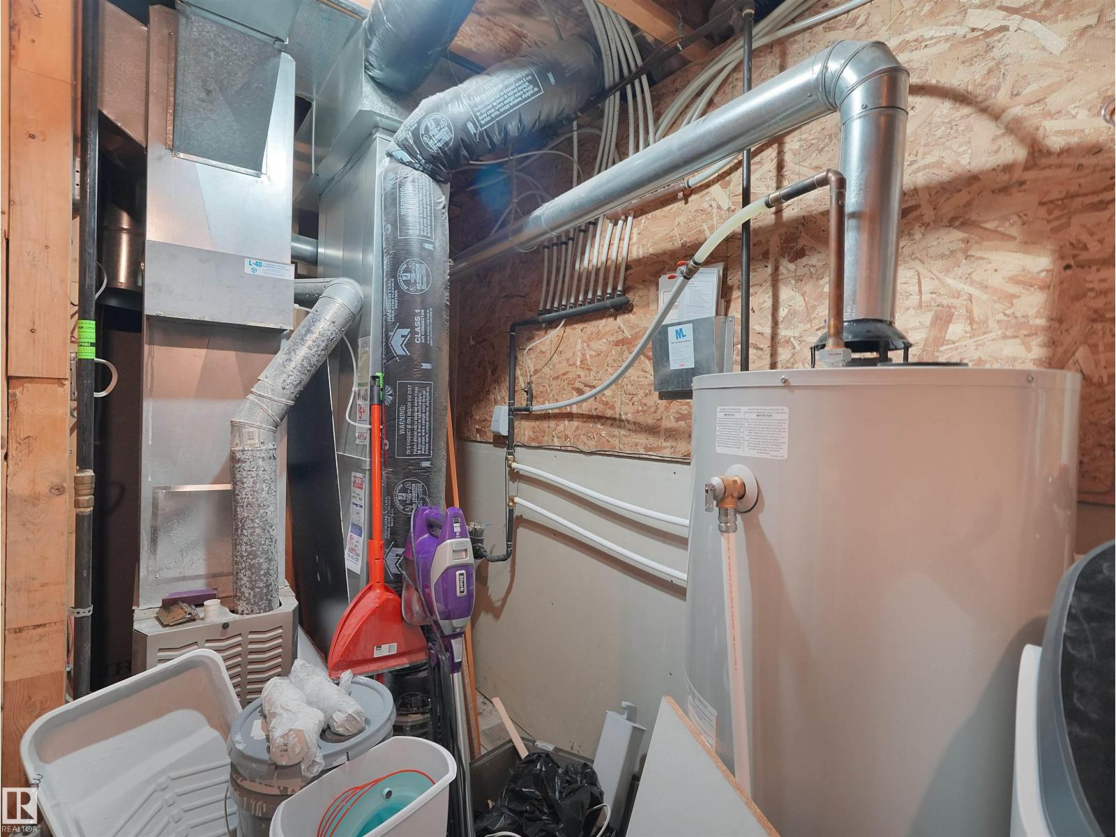 15511 45 ST NW - 44