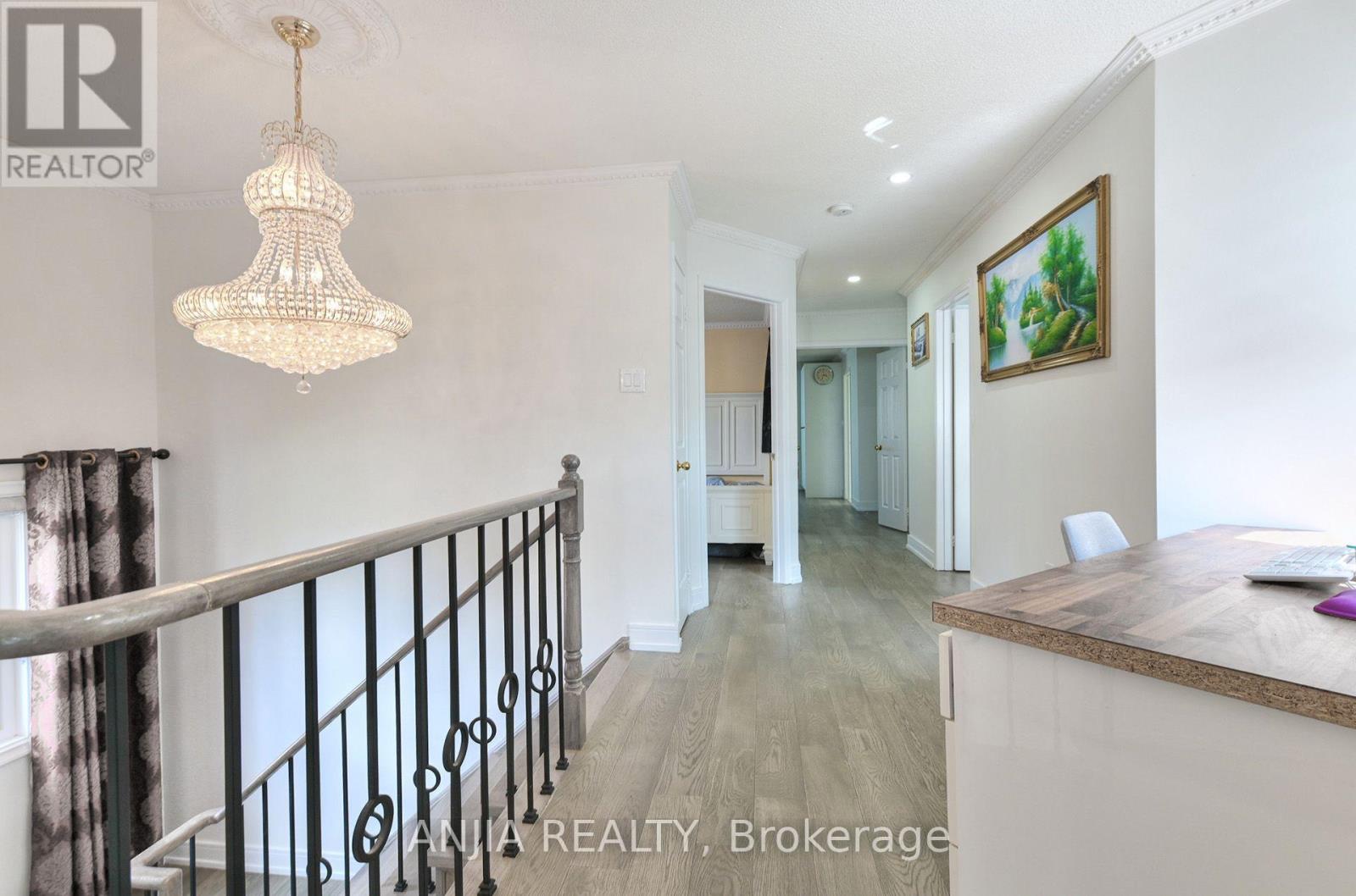 127 TOMLINSON CIRCLE - 16