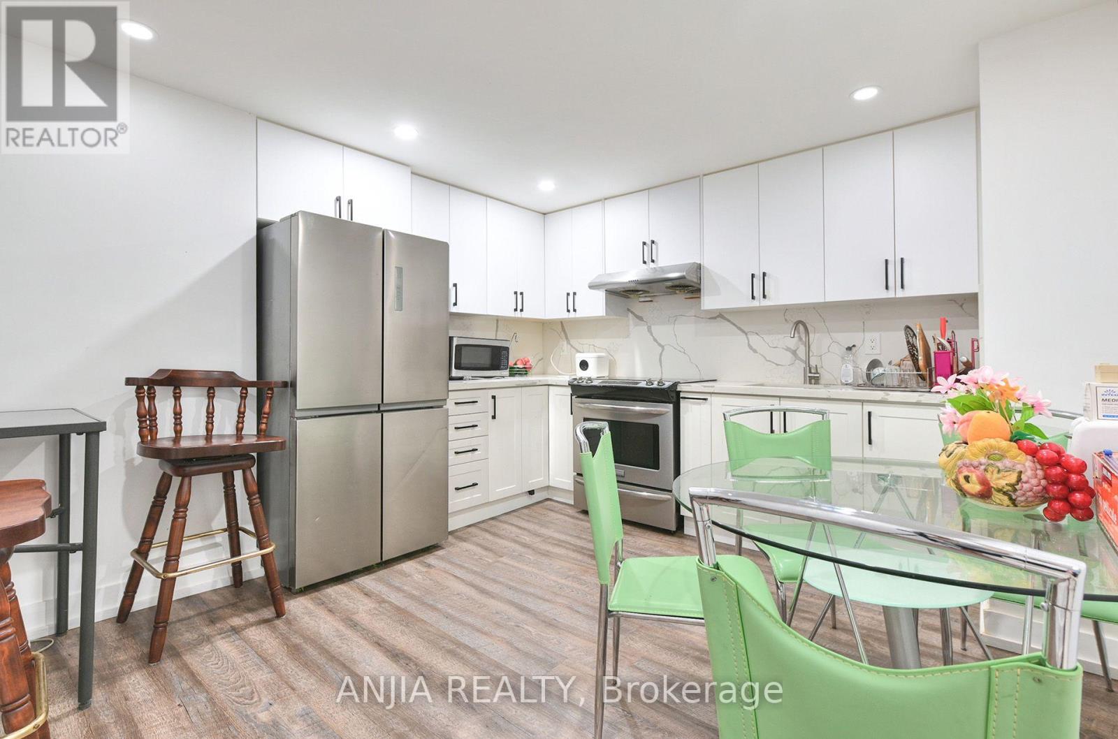 127 TOMLINSON CIRCLE - 25
