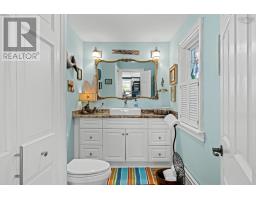 Sunroom - 2270 Ostrea Lake Rd. Road, Ostrea Lake, NS B0J2L0 Photo 17