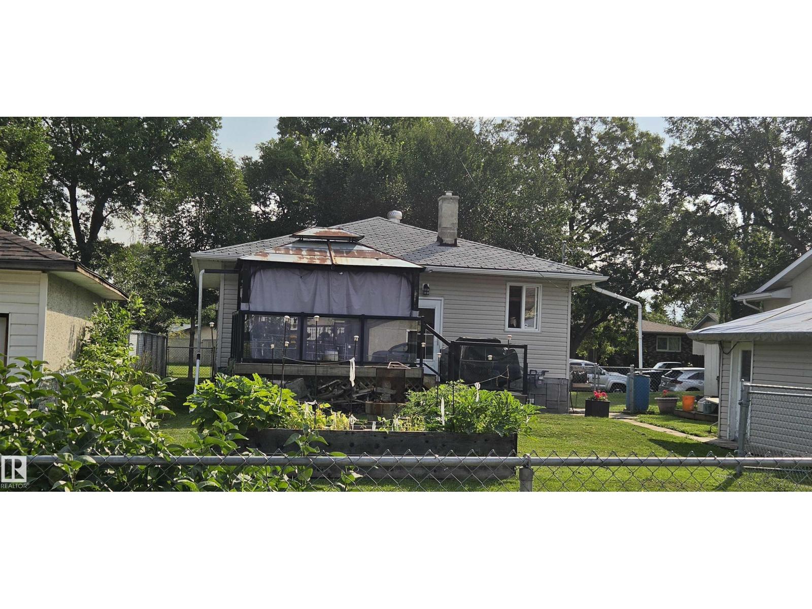 11922 46 ST NW - Image 10