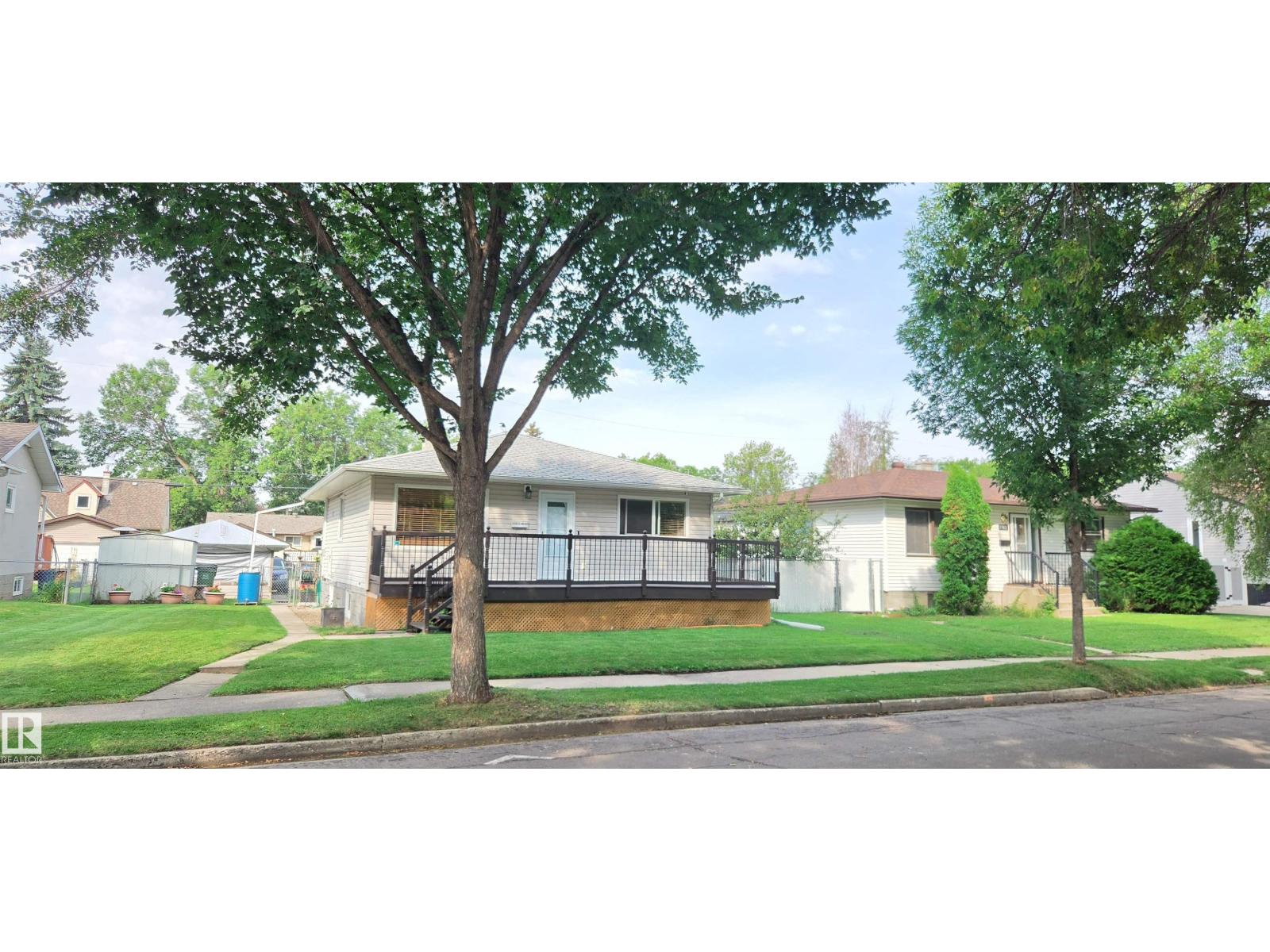 11922 46 ST NW - 4