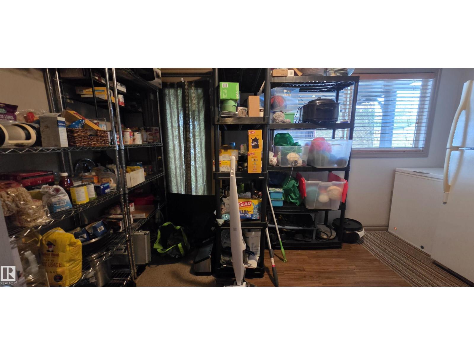 11922 46 ST NW - 28