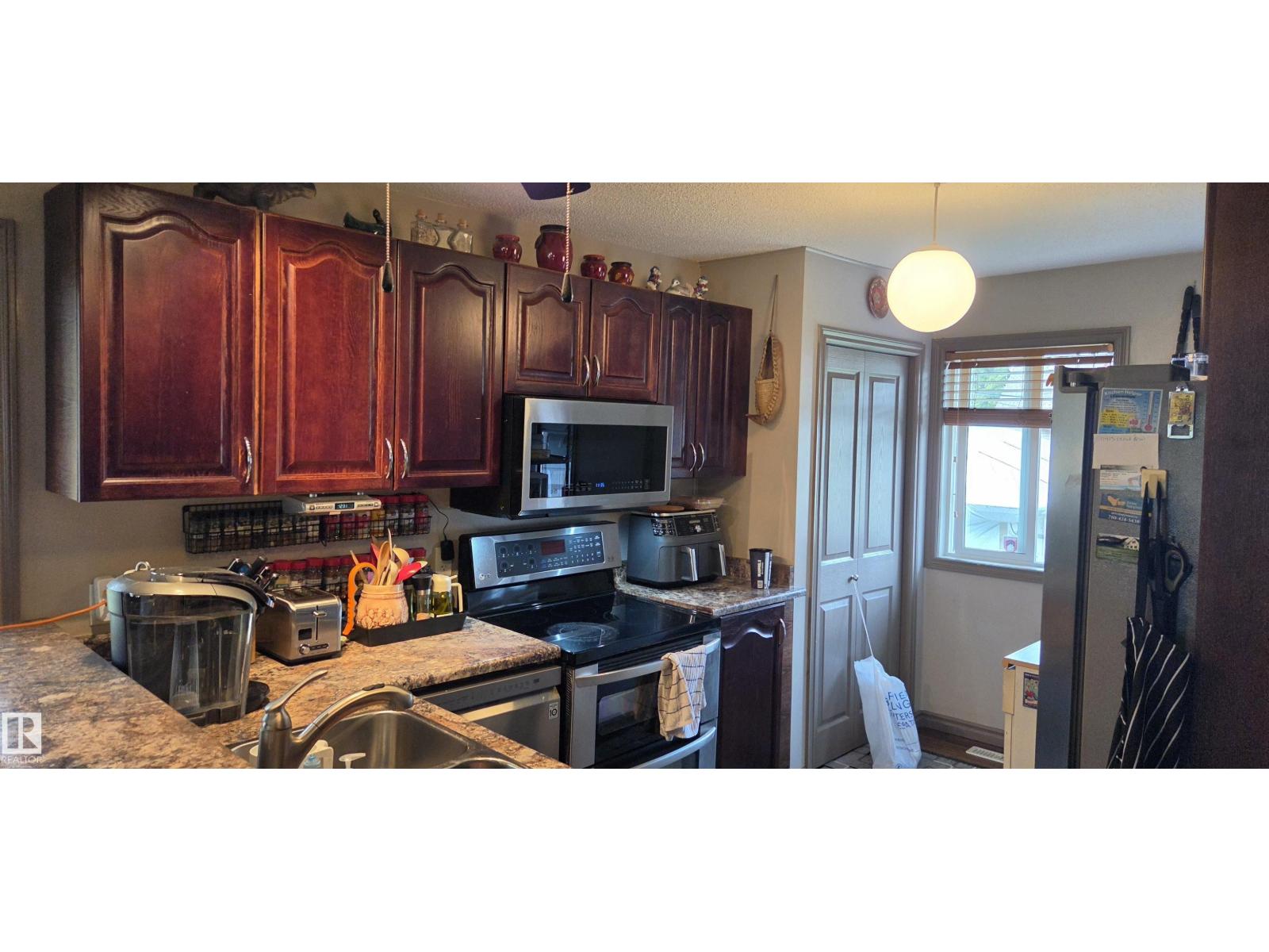 11922 46 ST NW - Image 18