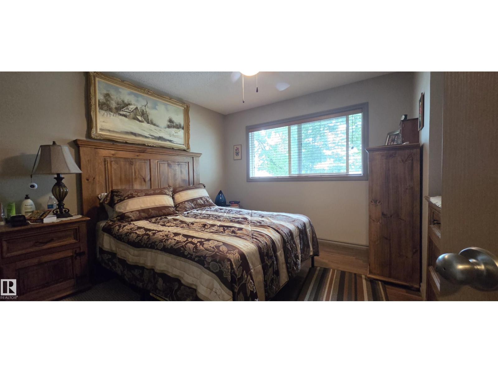 11922 46 ST NW - Image 23