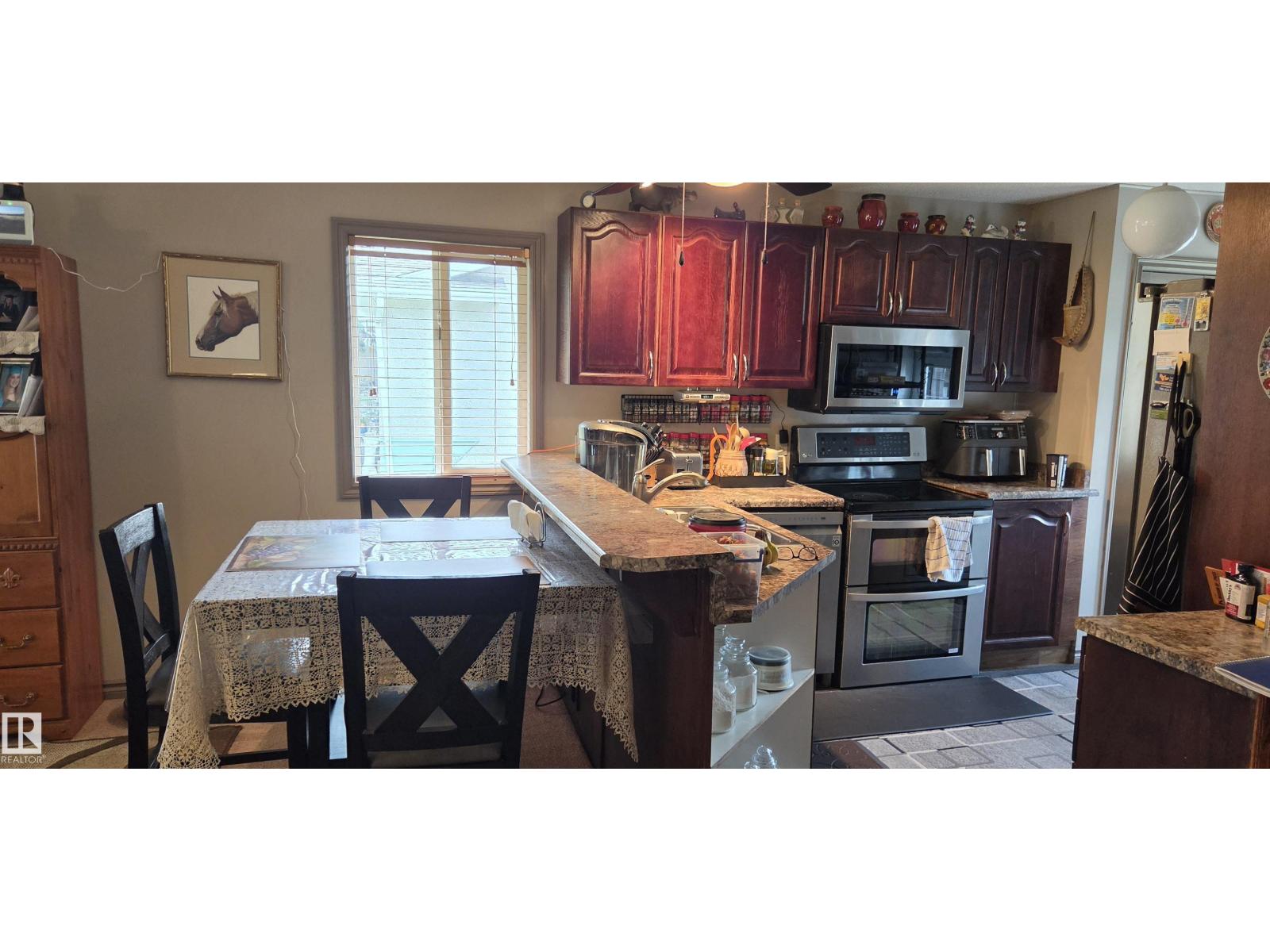11922 46 ST NW - Image 15