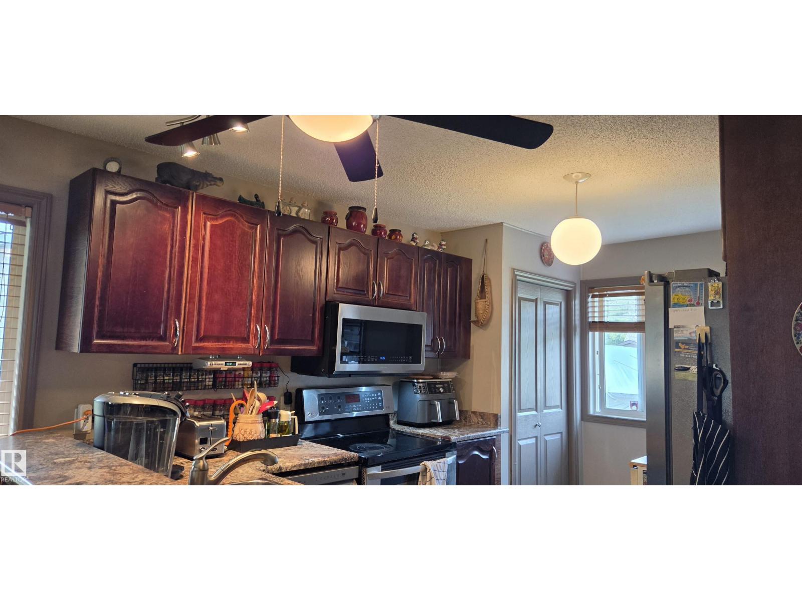11922 46 ST NW - Image 20