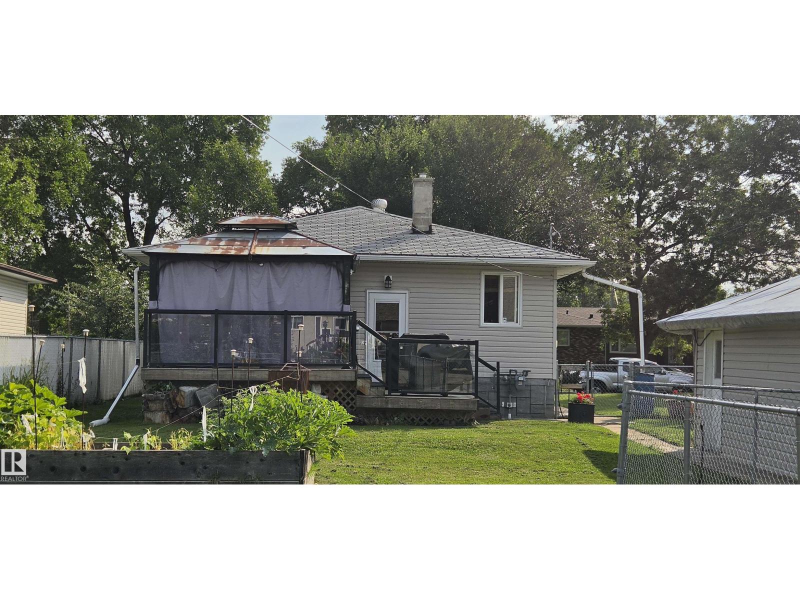 11922 46 ST NW - Image 7