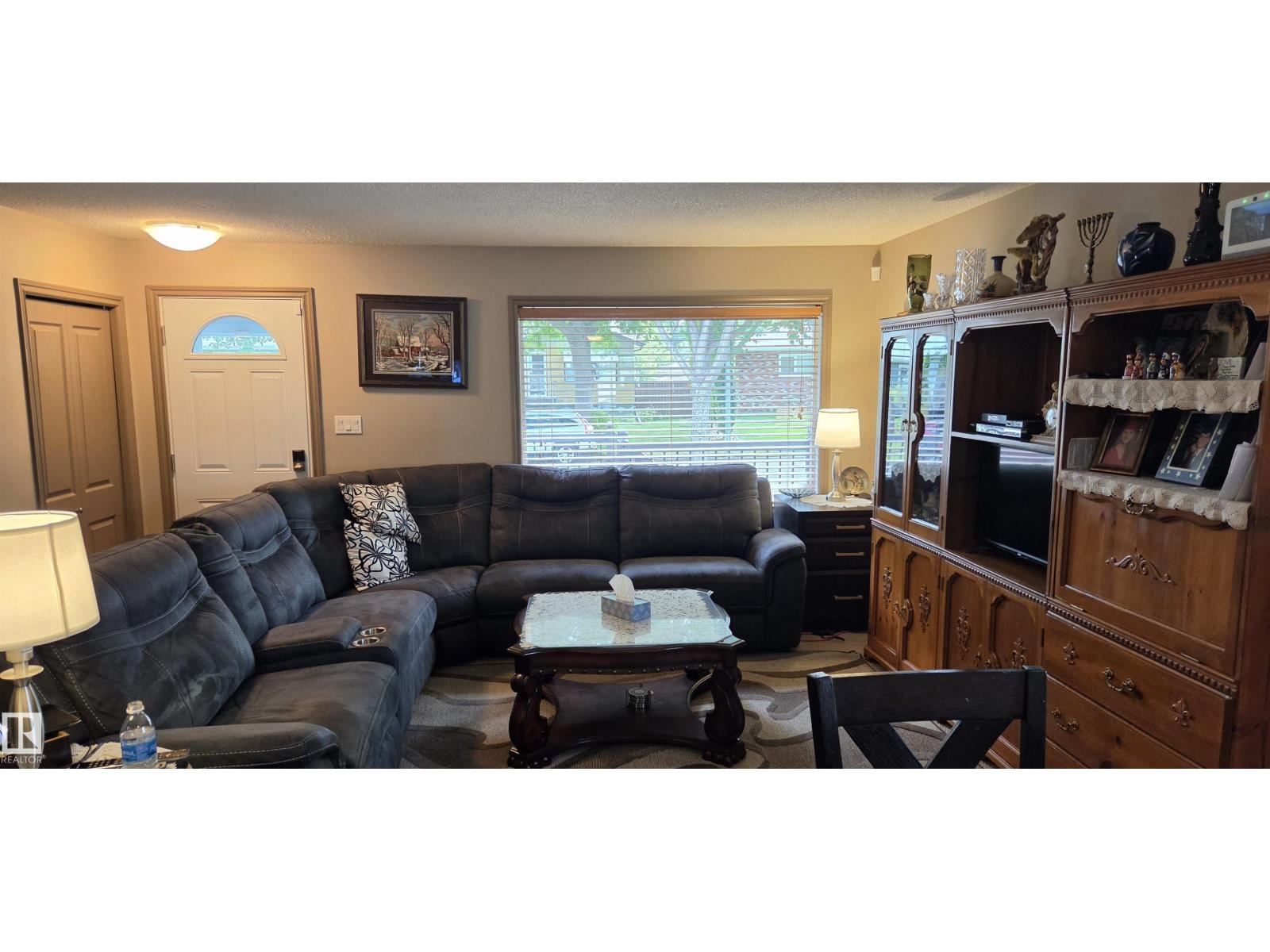 11922 46 ST NW - Image 11
