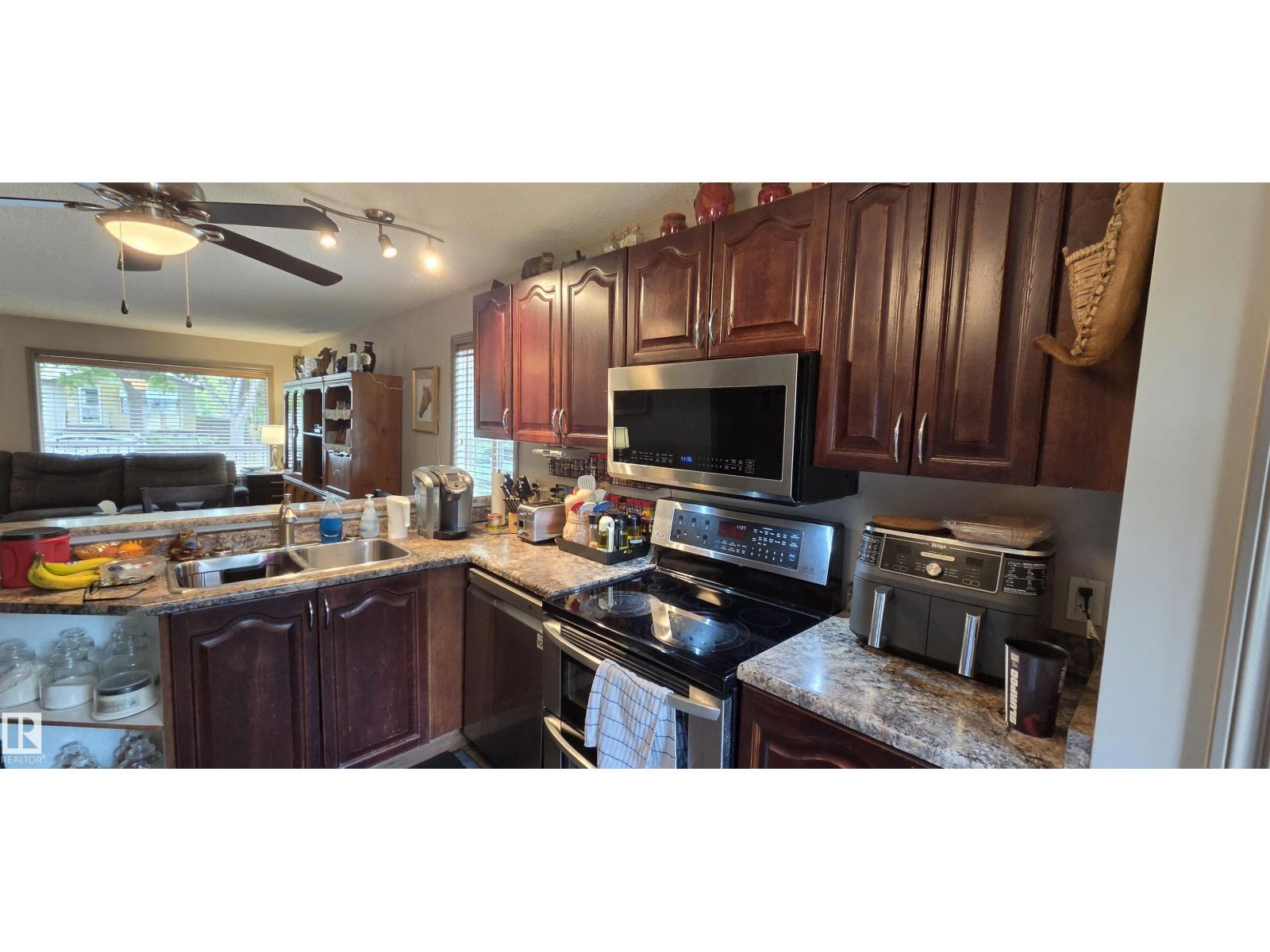 11922 46 ST NW - Image 21