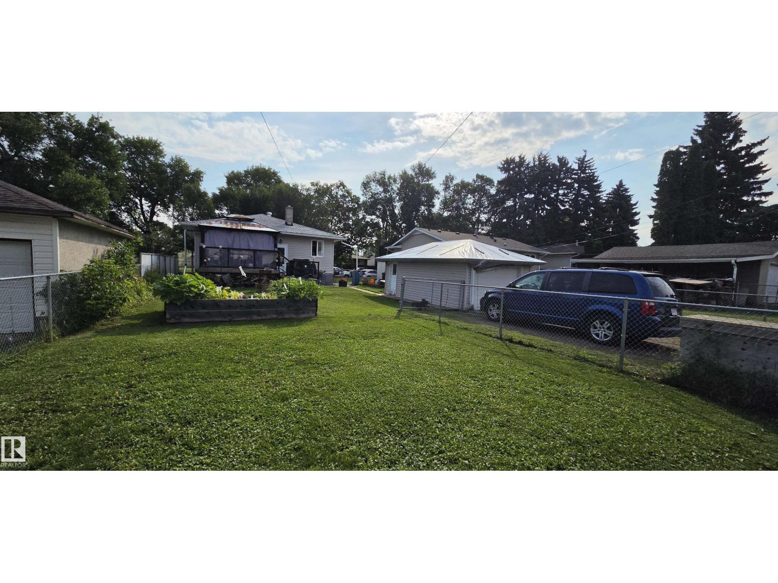 11922 46 ST NW - Image 6
