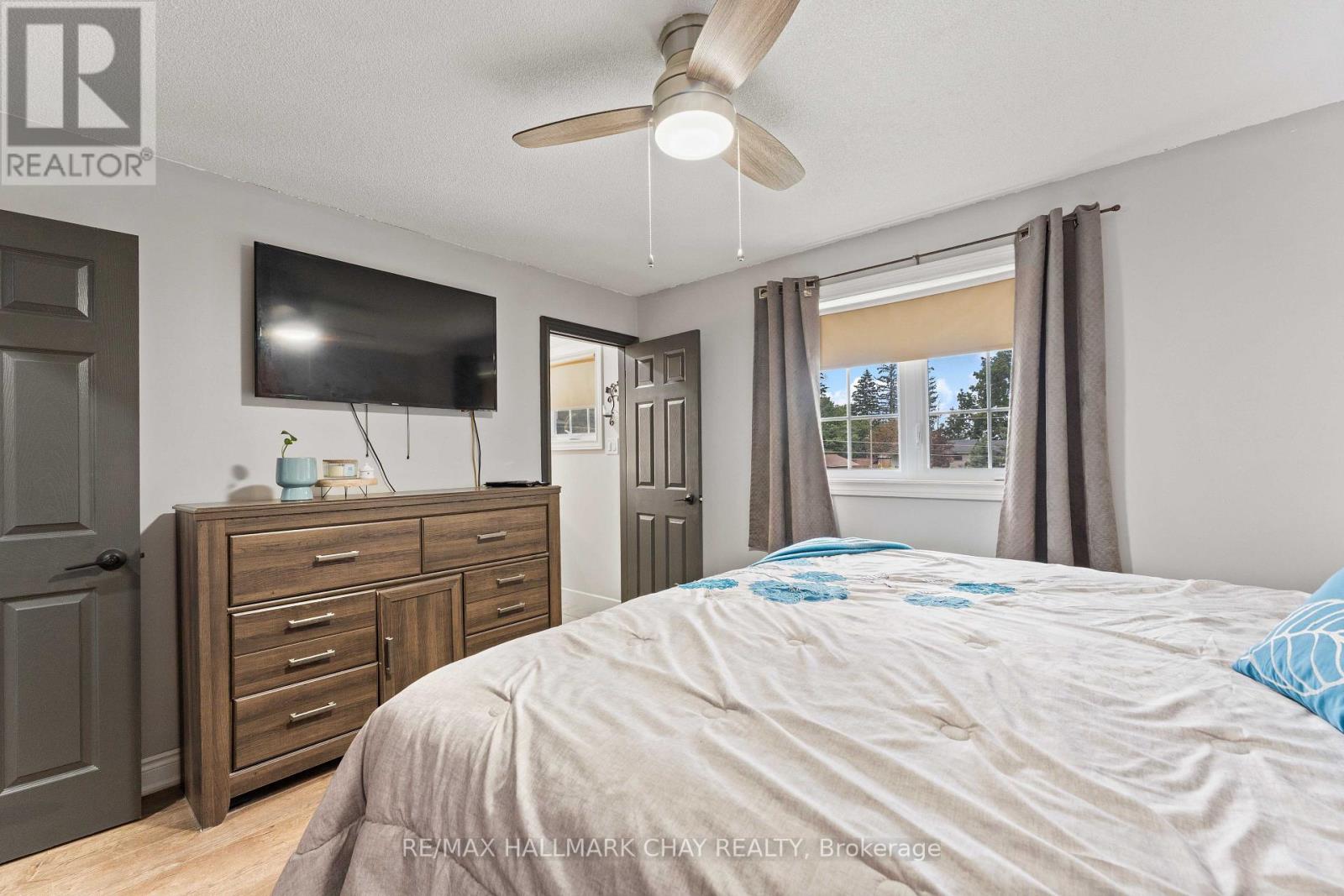 6 MAES CRESCENT - 19