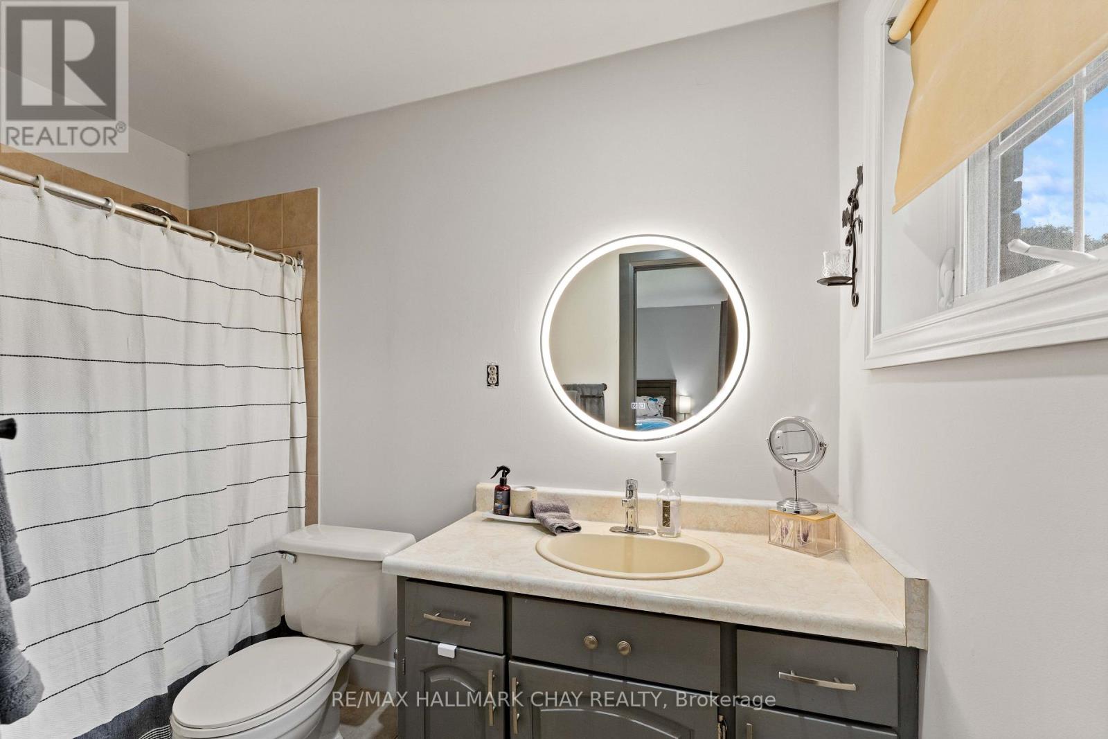 6 MAES CRESCENT - 20