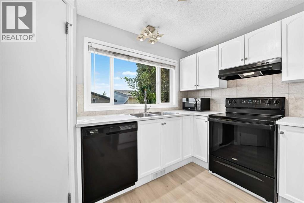 15 Prestwick Place SE - 3
