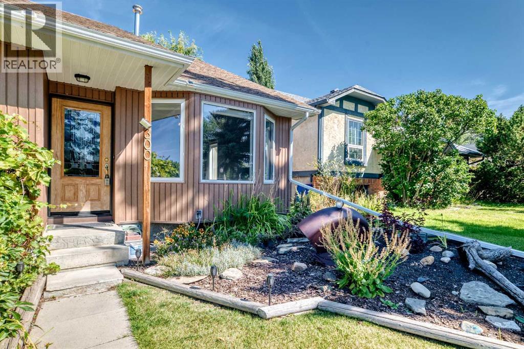 300 Marquis Place SE - 2