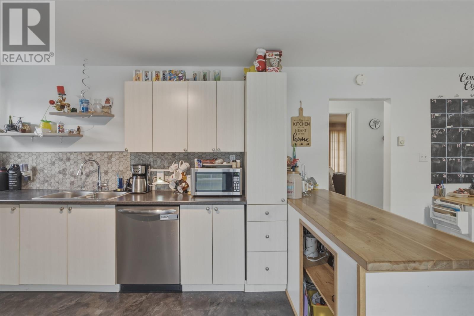 190 Woodward AVE - 8