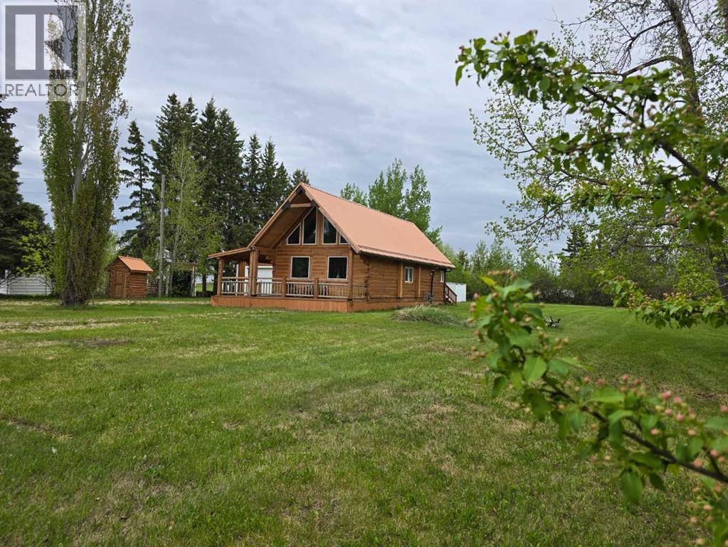 5017 50 Avenue - 5