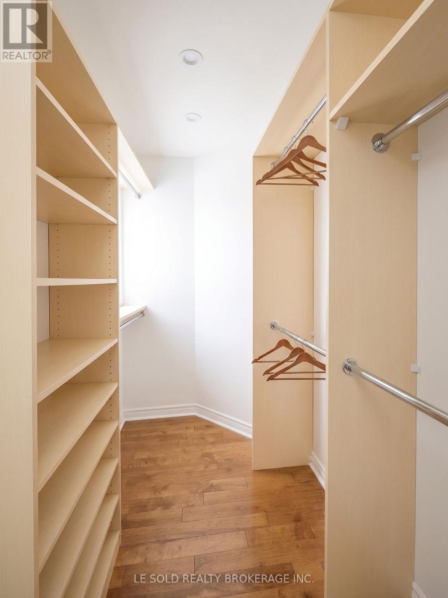 76 LARRATT LANE - 18