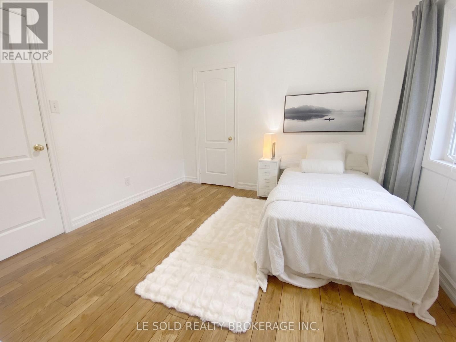 76 LARRATT LANE - 22