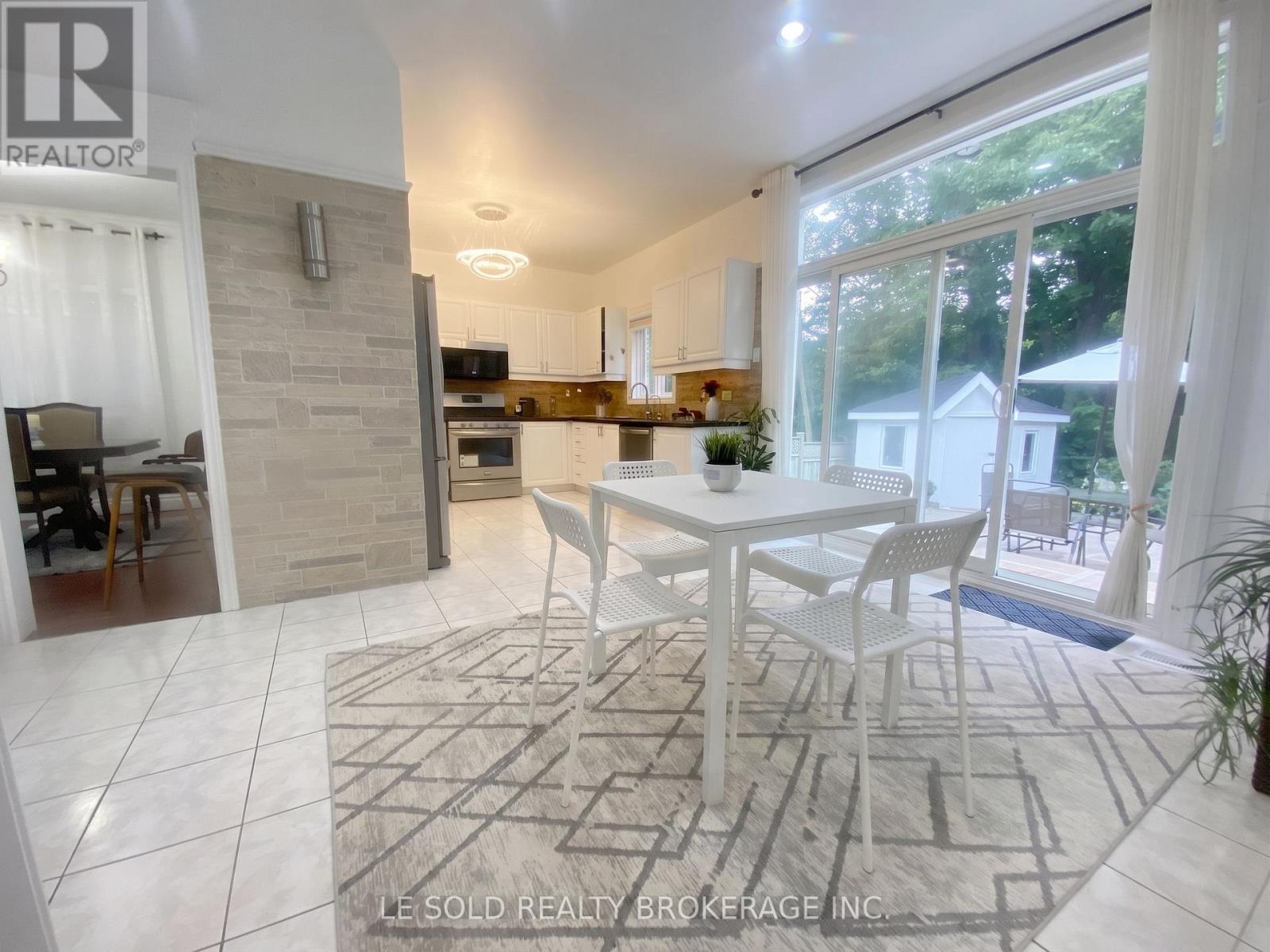 76 LARRATT LANE - 10