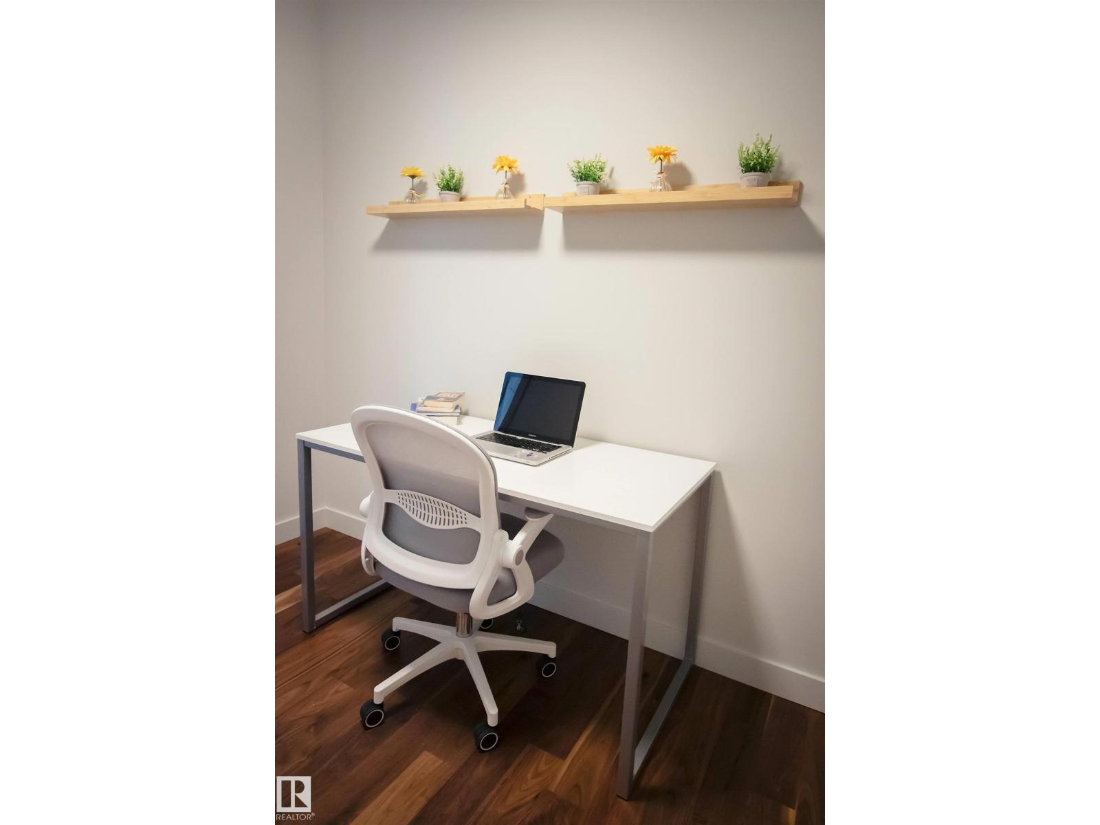 #3402 10360 102 ST NW - 18