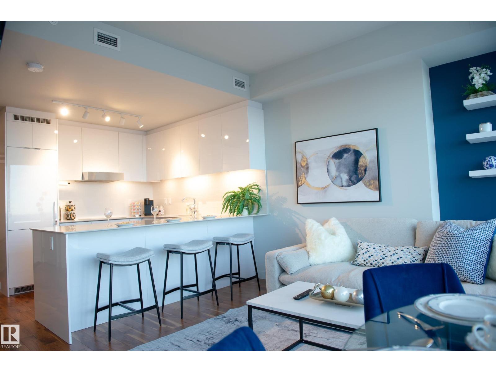 #3402 10360 102 ST NW - 8