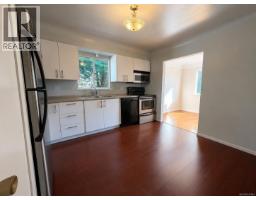 Living room - 1618 Richardson St, Victoria, BC V8S1R4 Photo 12
