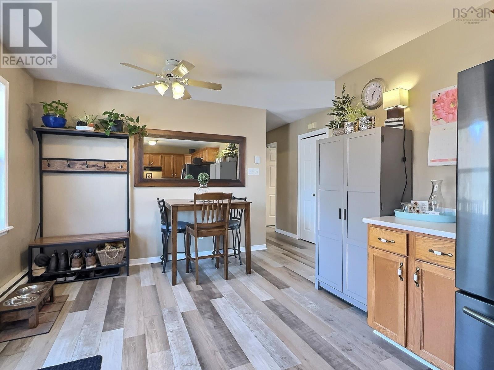 17 Menlow Court - 5