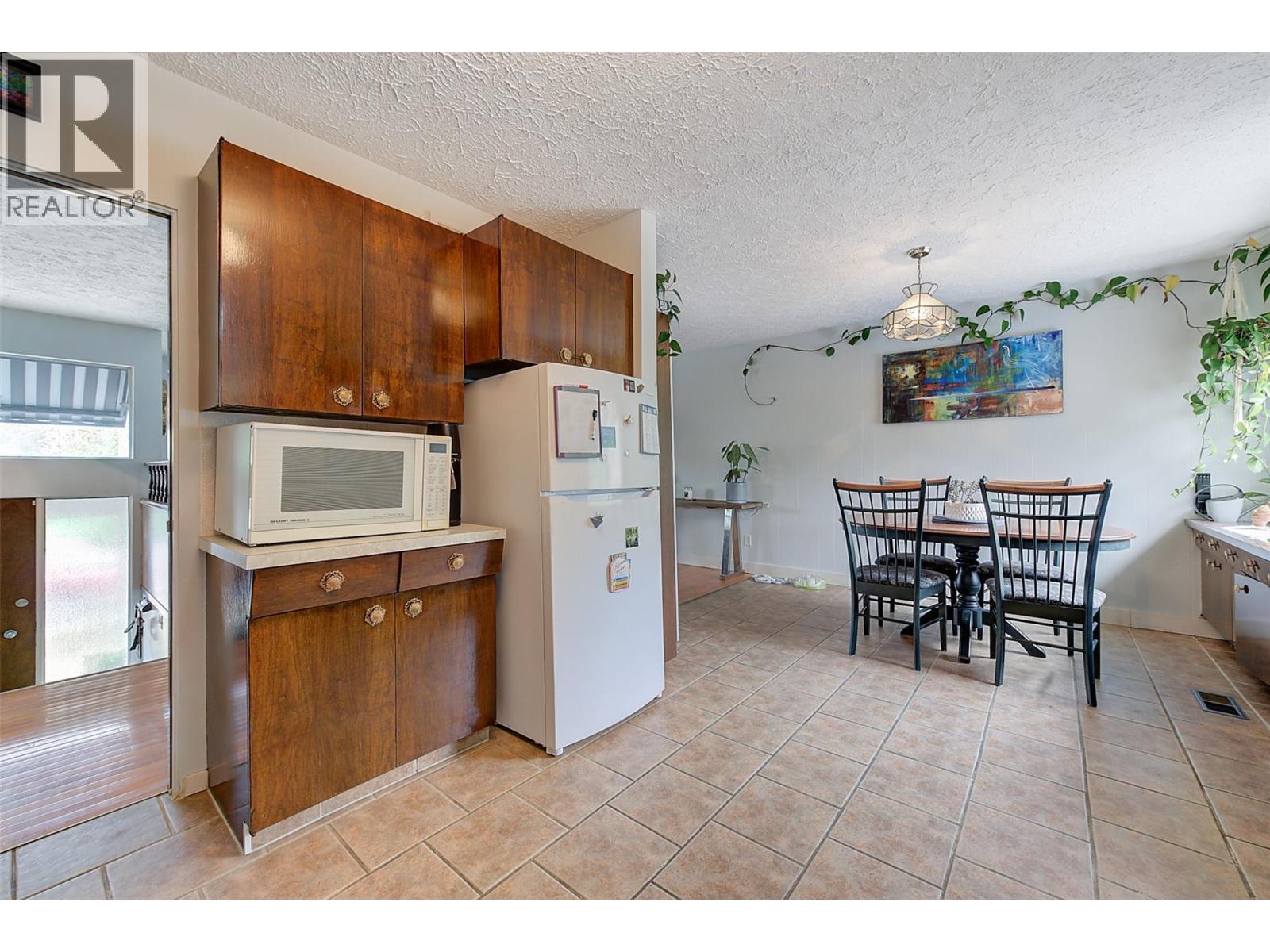 651 Richter Street - 12