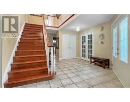 Family room - 14 Madrid Crescent, Brampton, ON L6S2X4 Photo 11