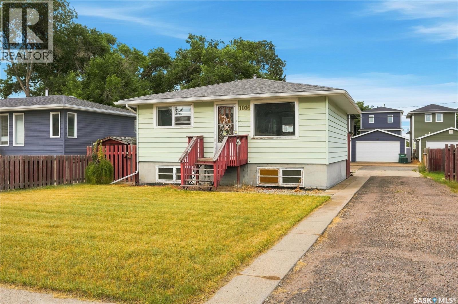 1016 Hastings STREET - 1